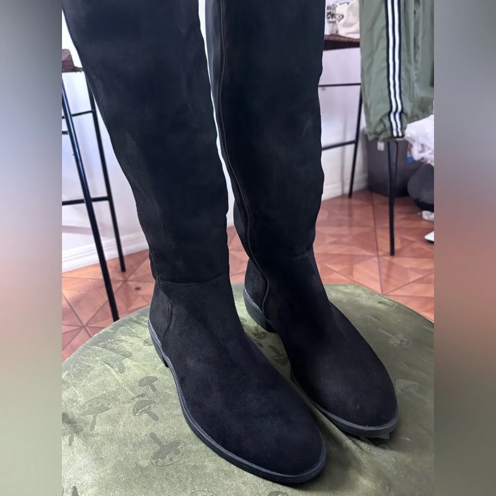Simply Vera by Vera Wang Black Over-the-Knee Suede-Look Leather Boots size 8